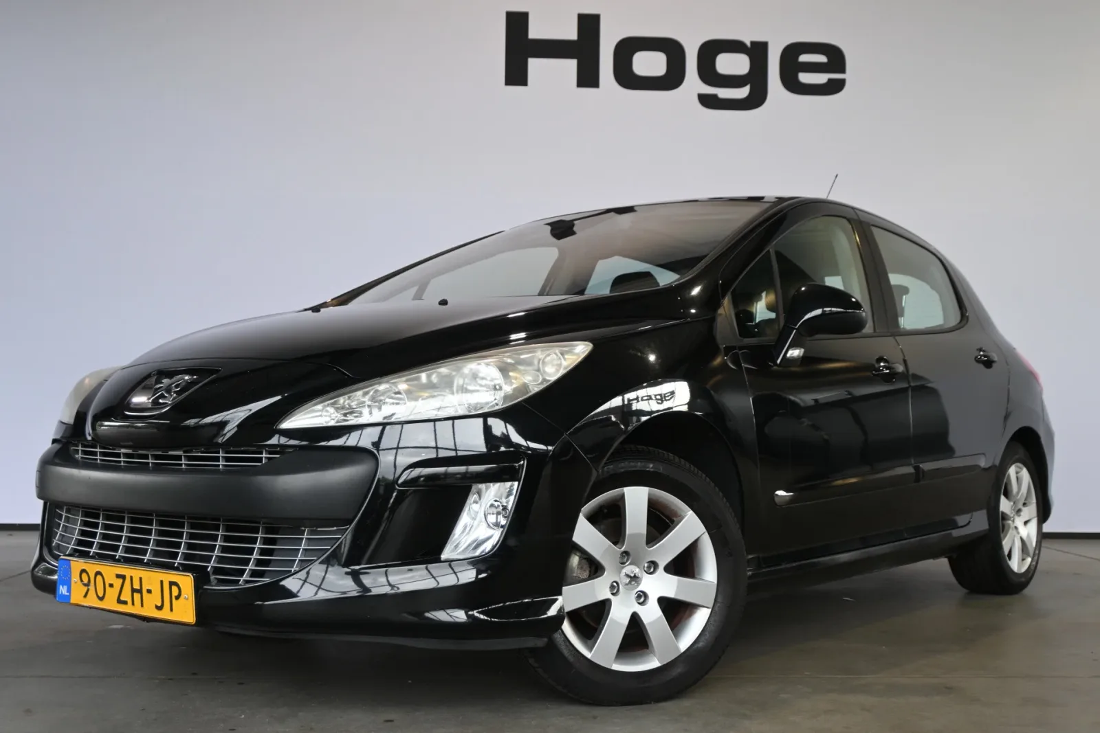 Peugeot 308 (2008) — foto 1