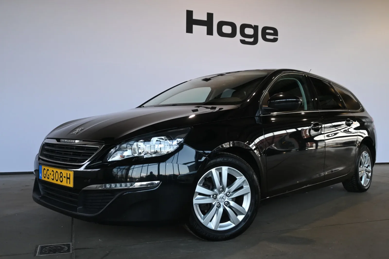 Peugeot 308 (2015) — foto 1