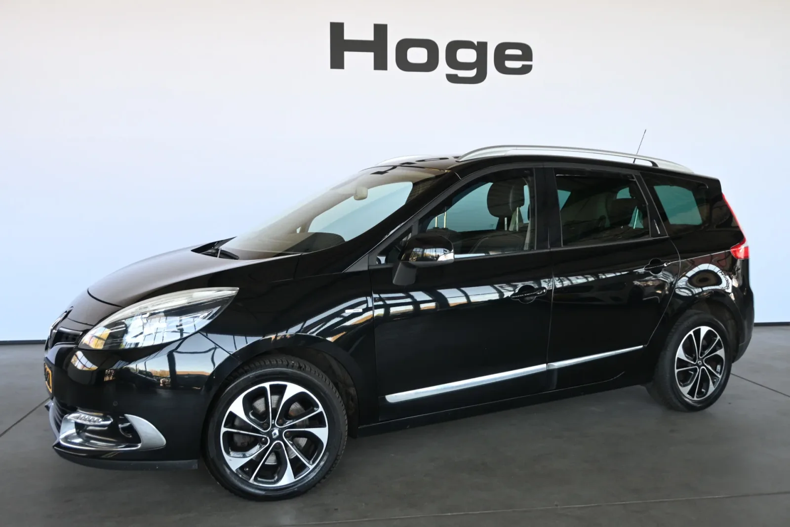 Renault Grand Scénic (2015) — foto 1