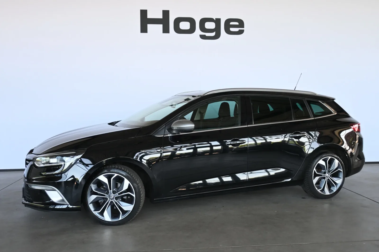 Renault Mégane (2017) — foto 1