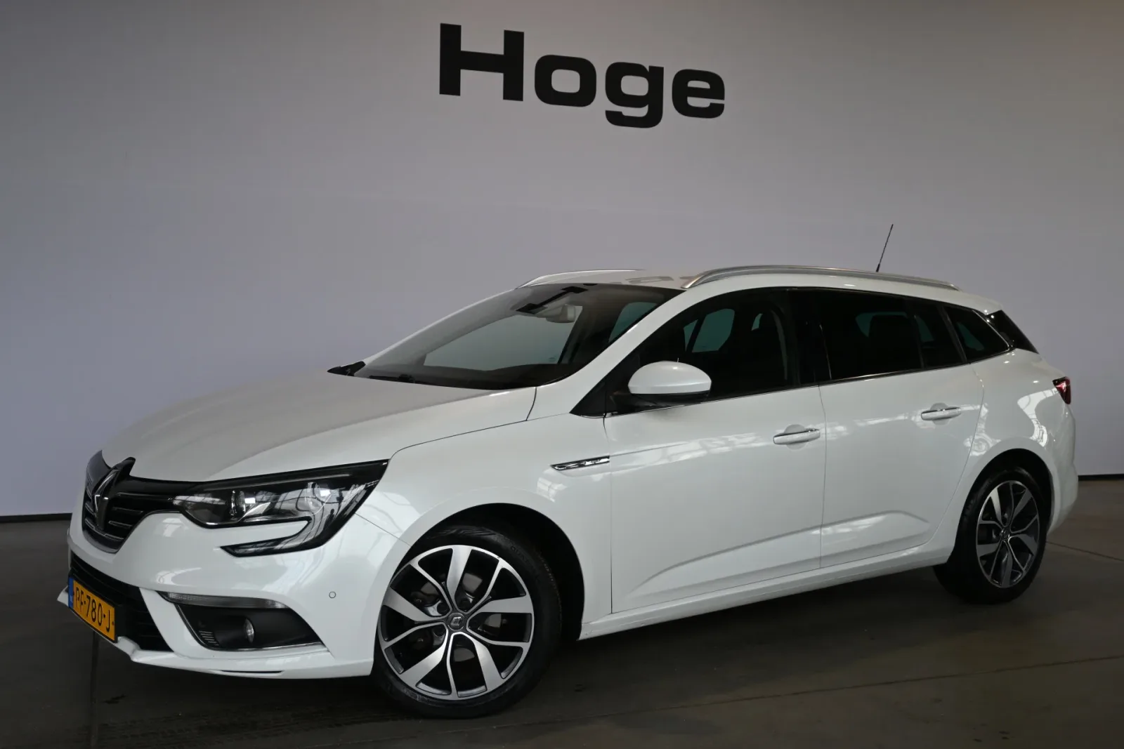 Renault Mégane (2017) — foto 1