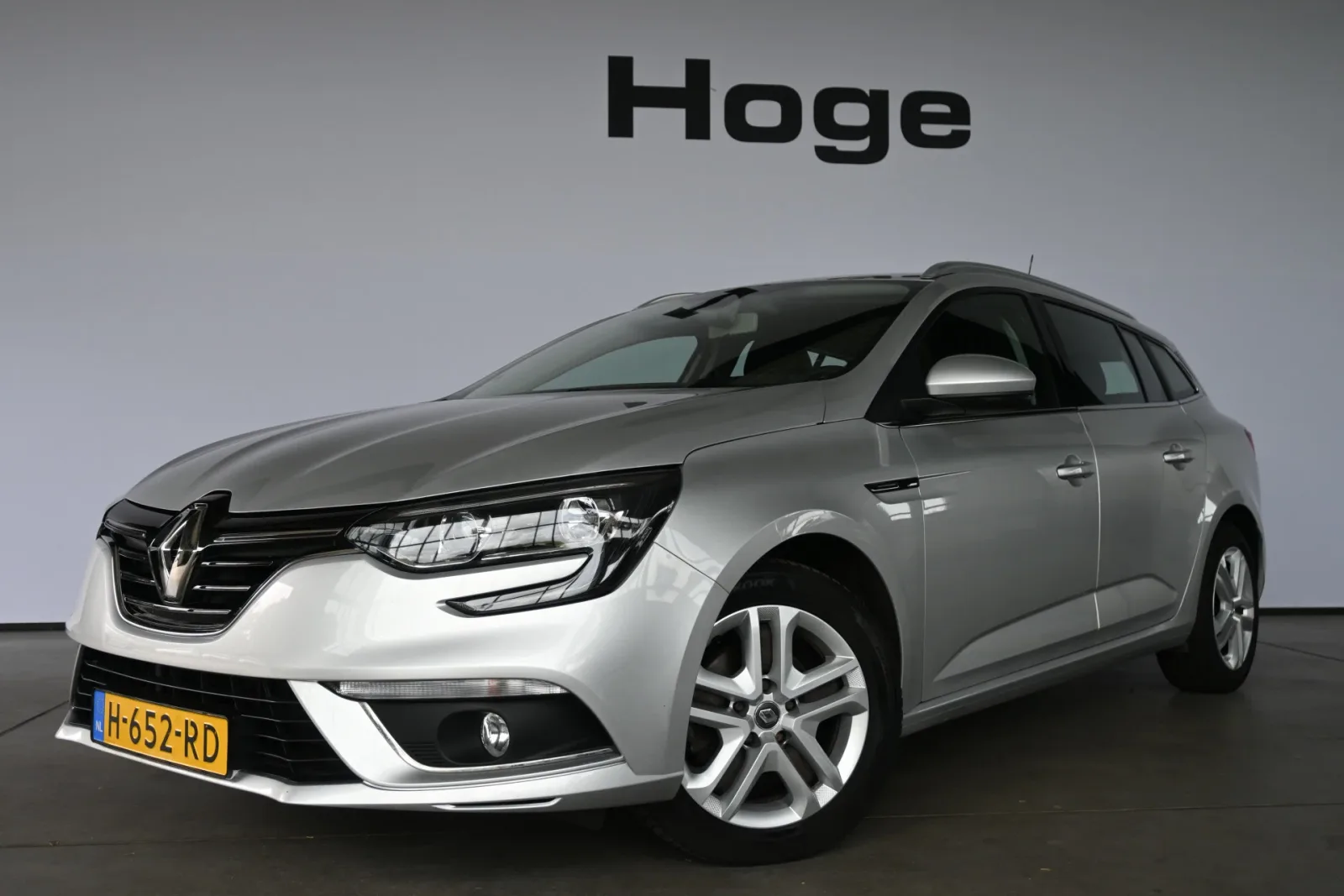 Renault Mégane (2017) — foto 1