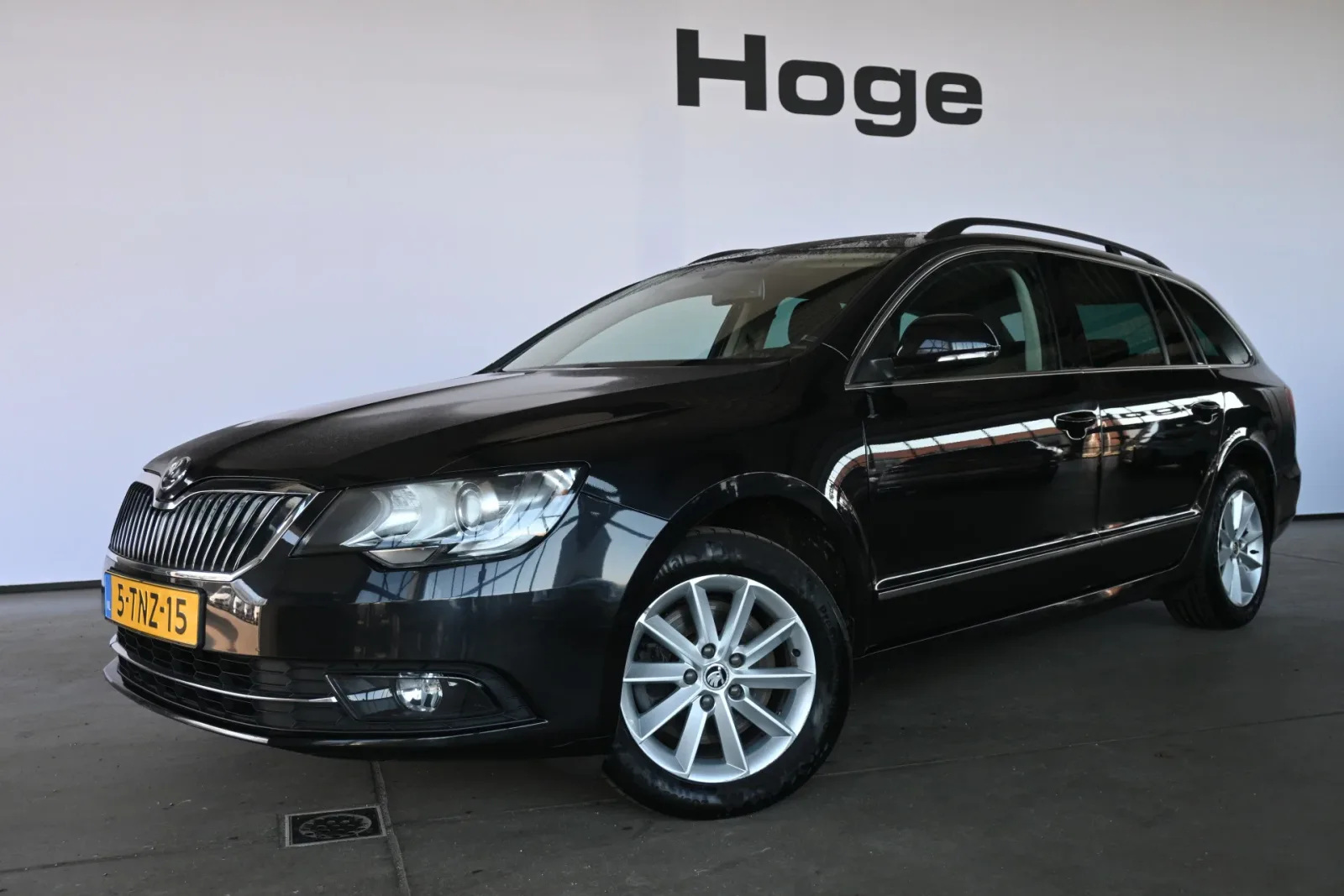 Škoda Superb (2014) — foto 1