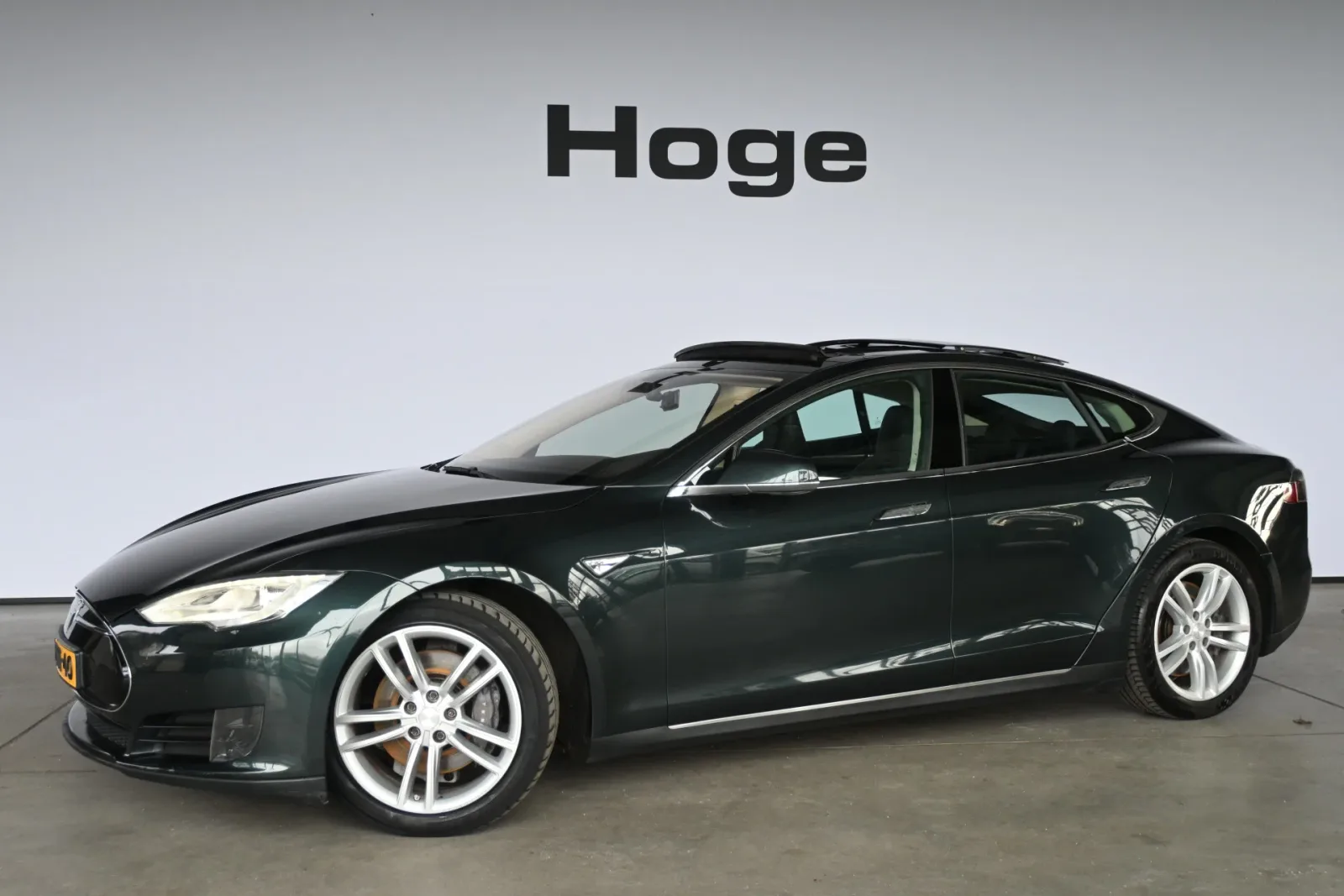 Tesla Model S (2014) — foto 1