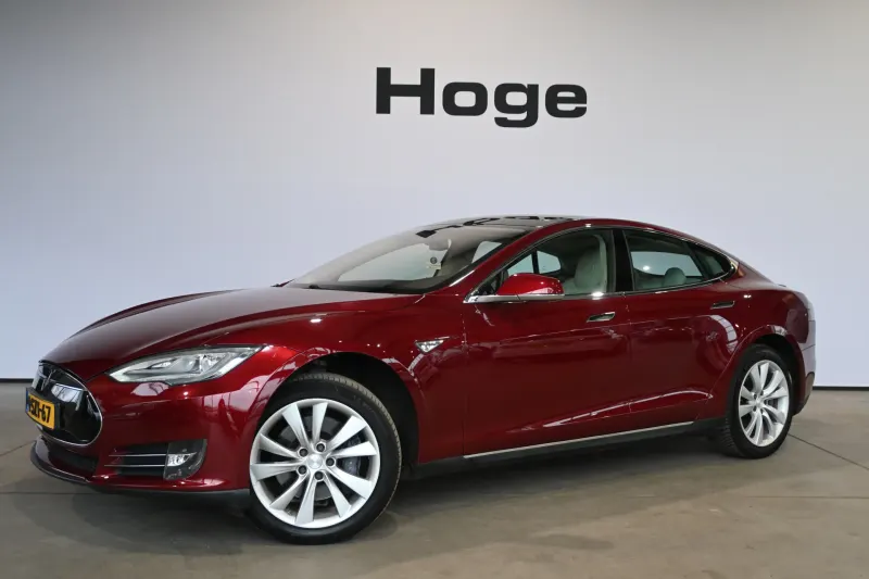 Tesla Model S (2013)
