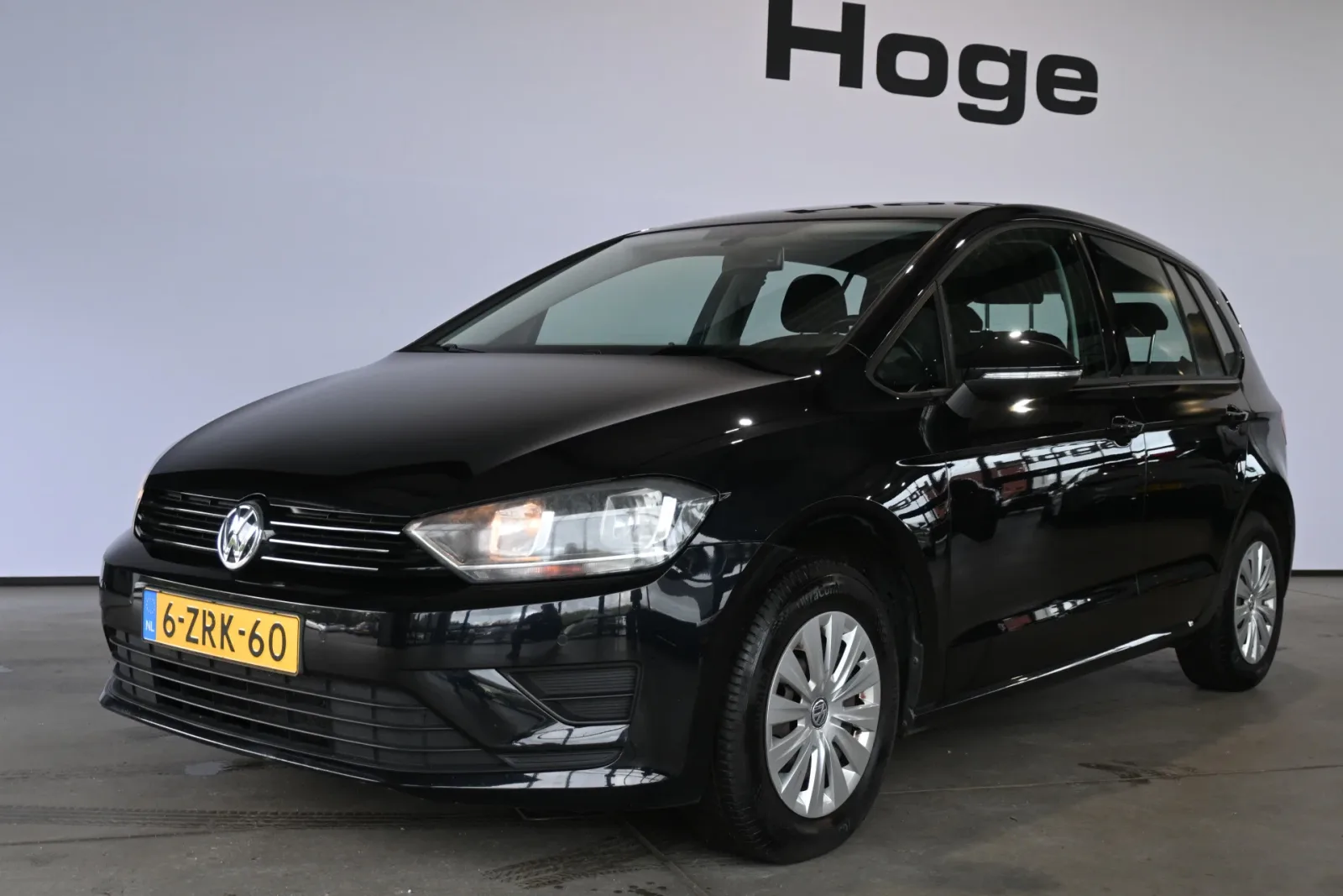 Volkswagen Golf Sportsvan (2015) — foto 1