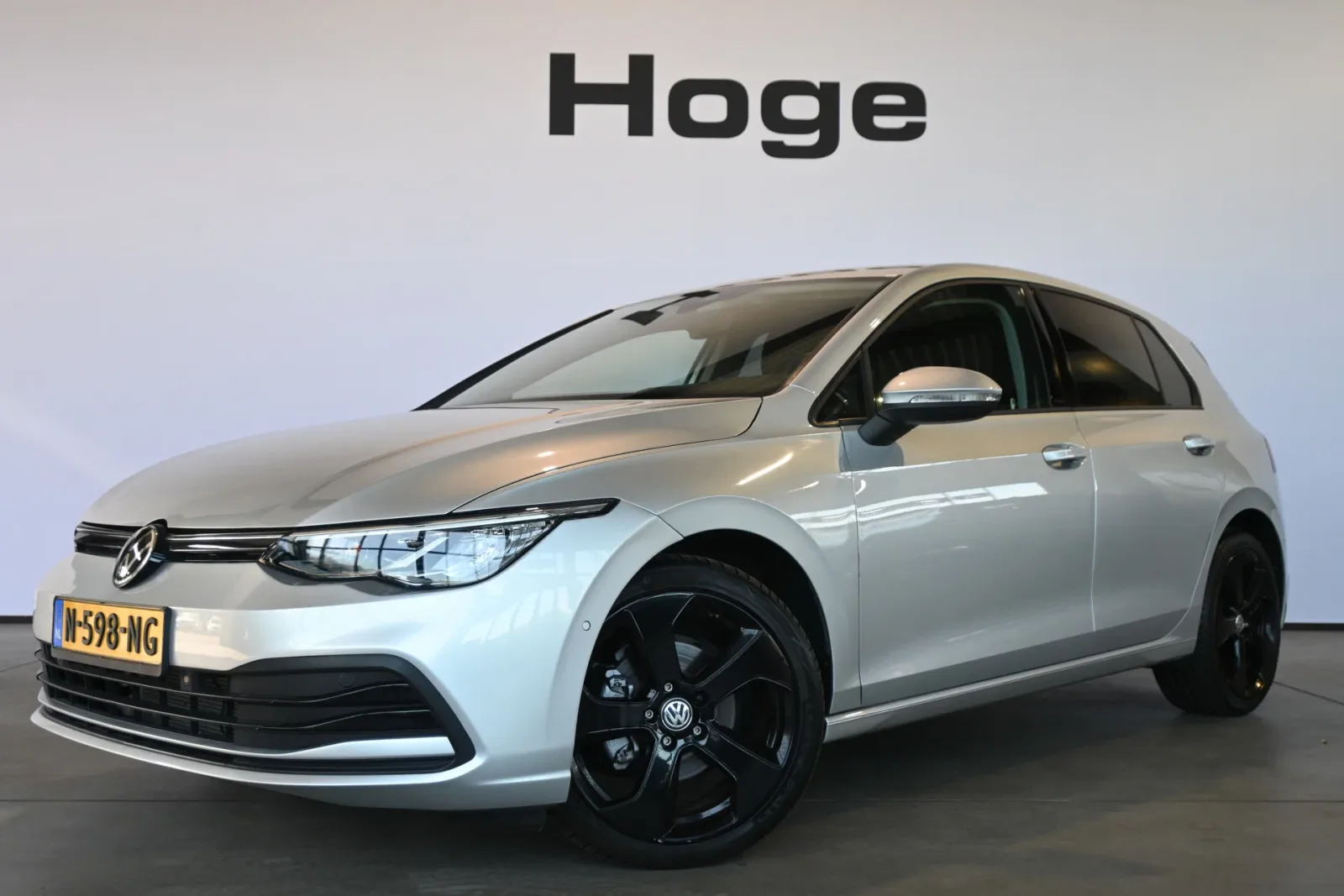 Volkswagen Golf (2020) — foto 1