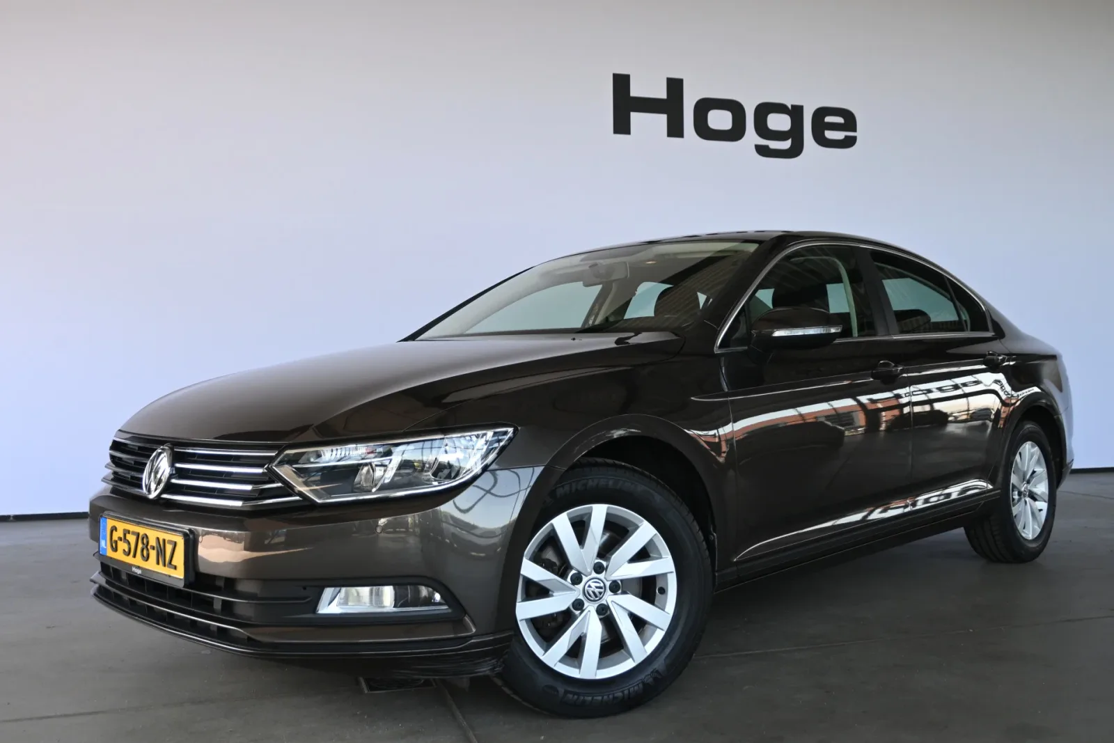 Volkswagen Passat (2018) — foto 1