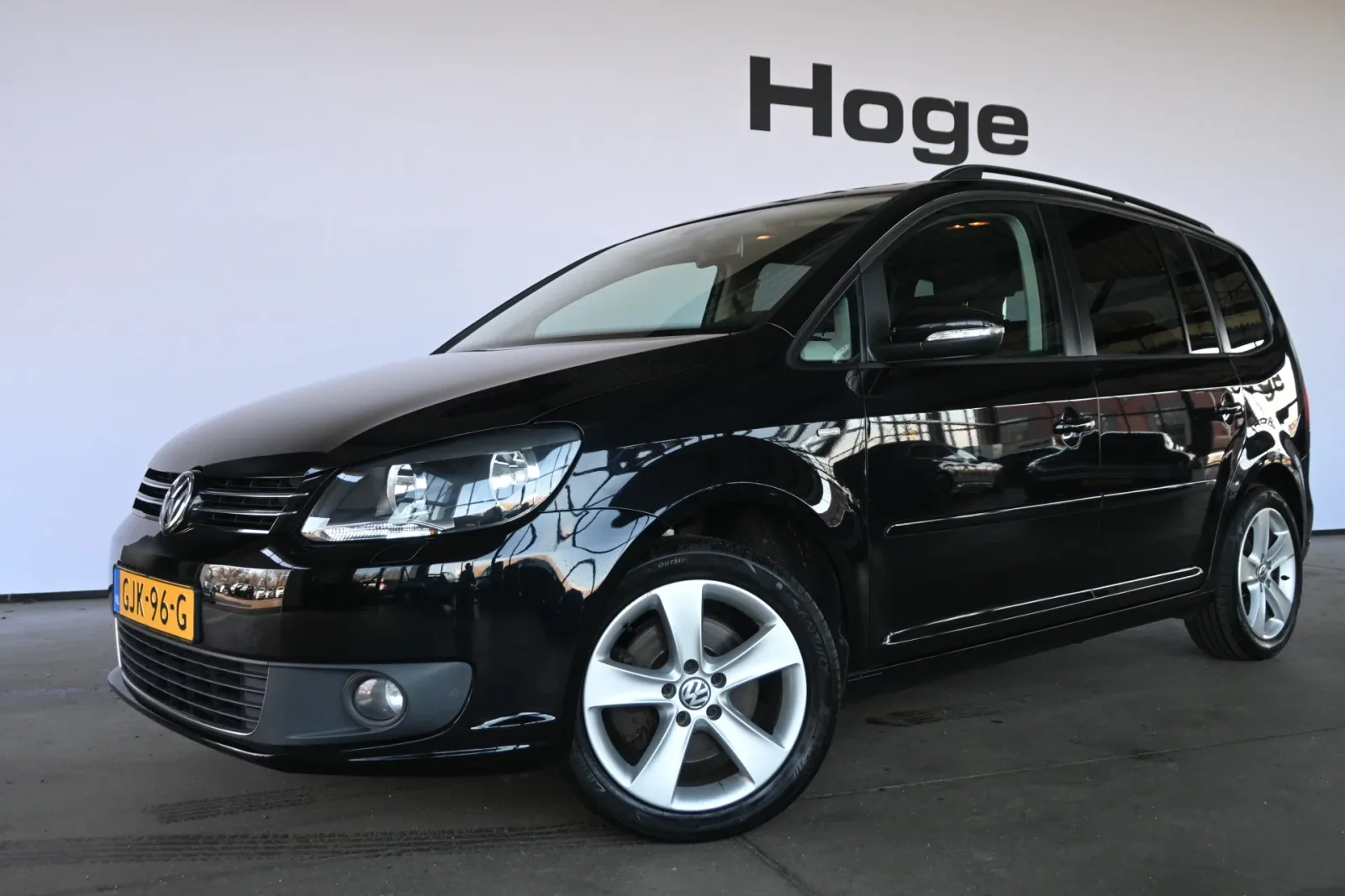Volkswagen Touran (2012) — foto 1
