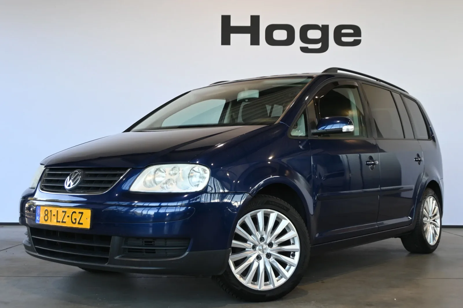 Volkswagen Touran (2003) — foto 1