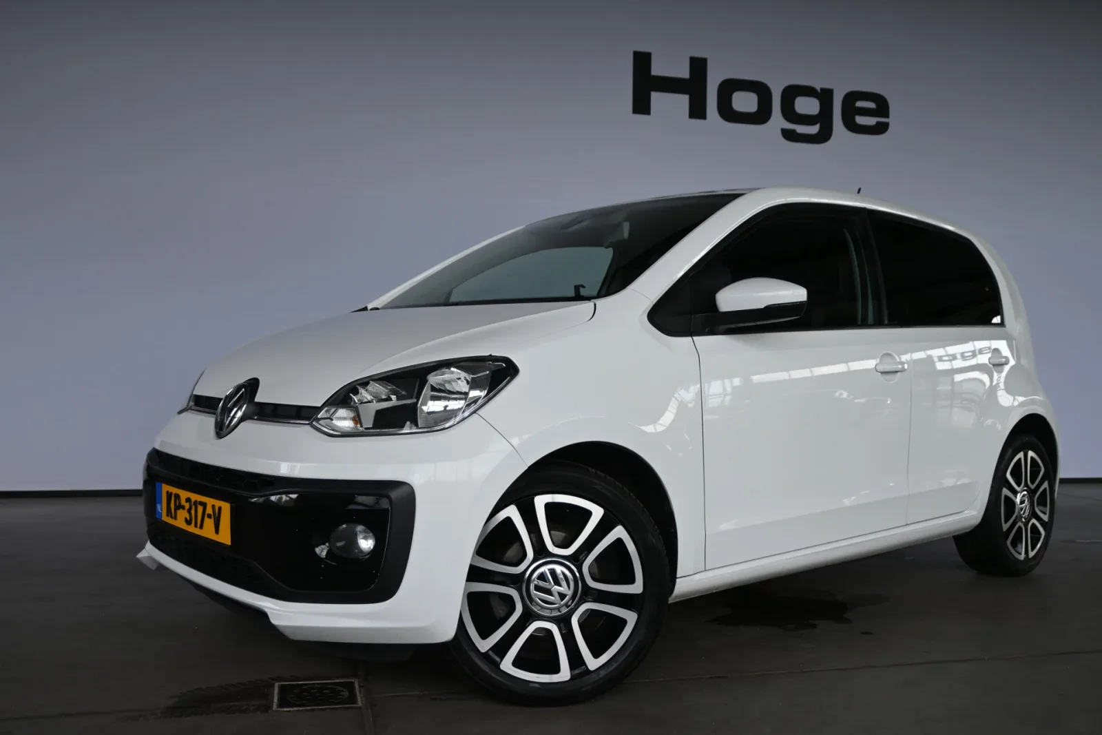 Volkswagen Up! (2016) — foto 1