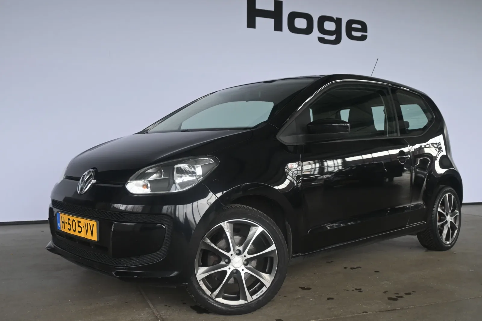 Volkswagen Up! (2012) — foto 1