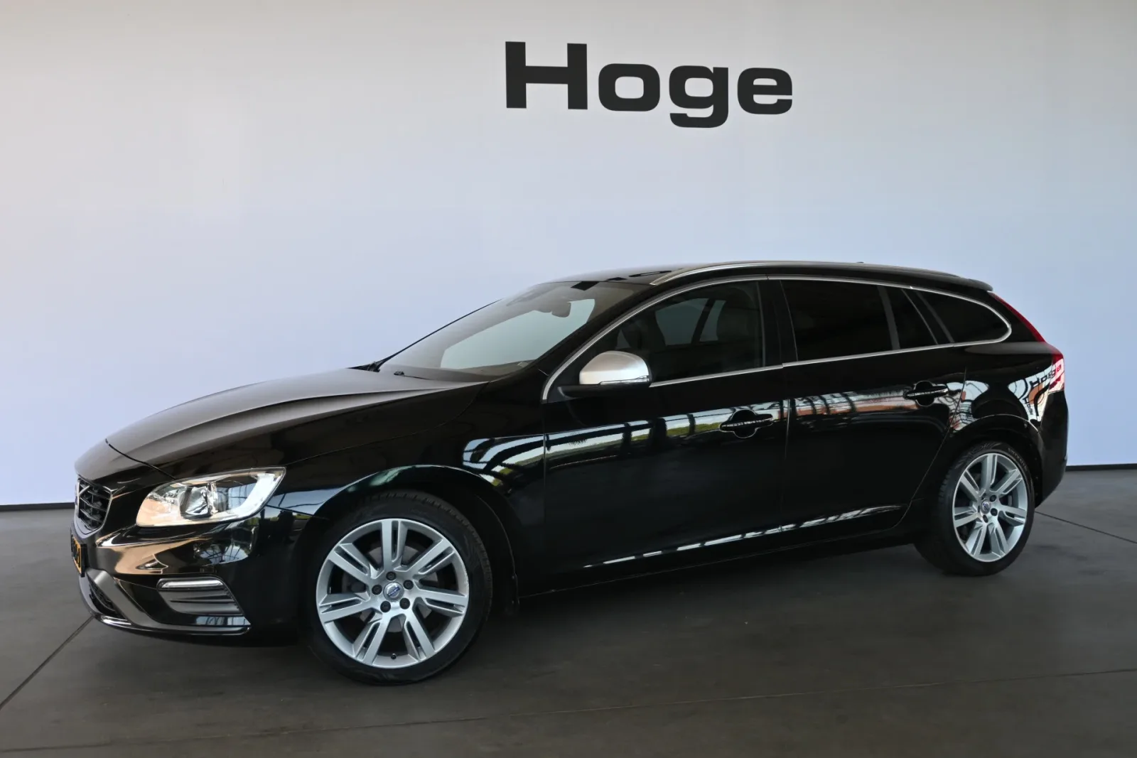 Volvo V60 (2016) — foto 1