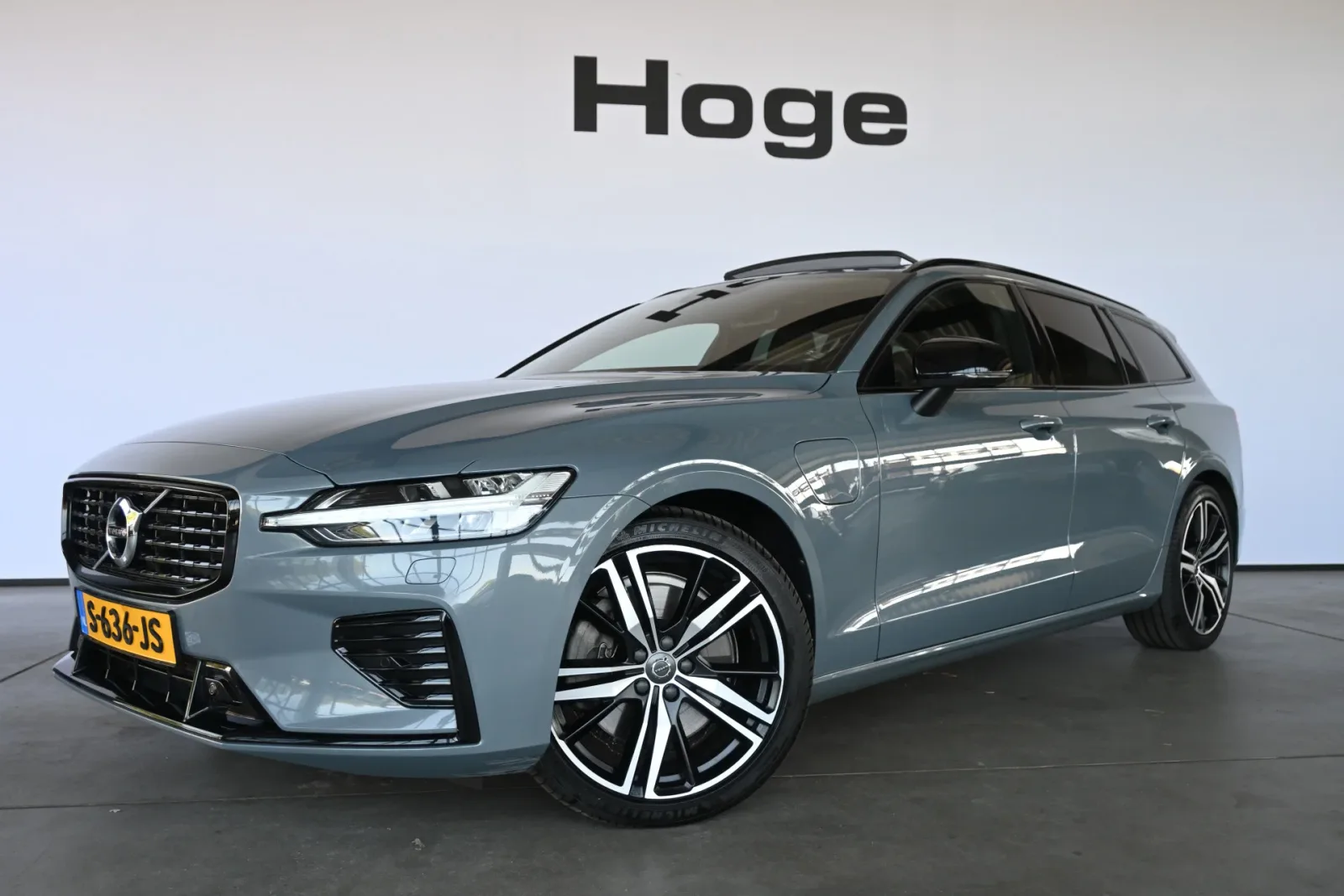 Volvo V60 (2022) — foto 1