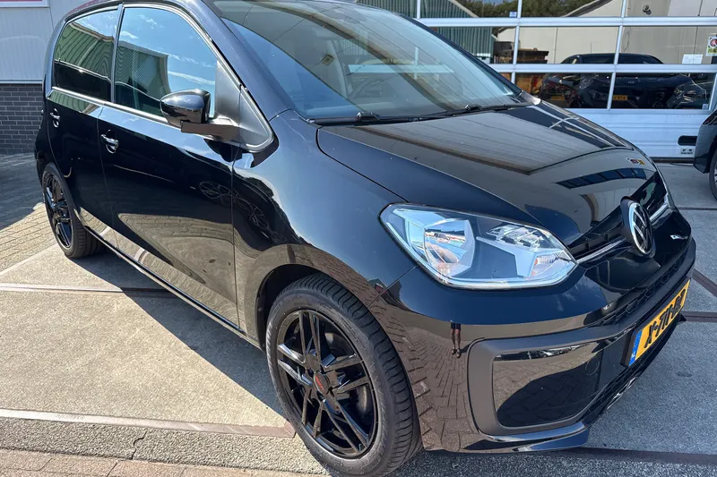 Volkswagen Up! (2023)