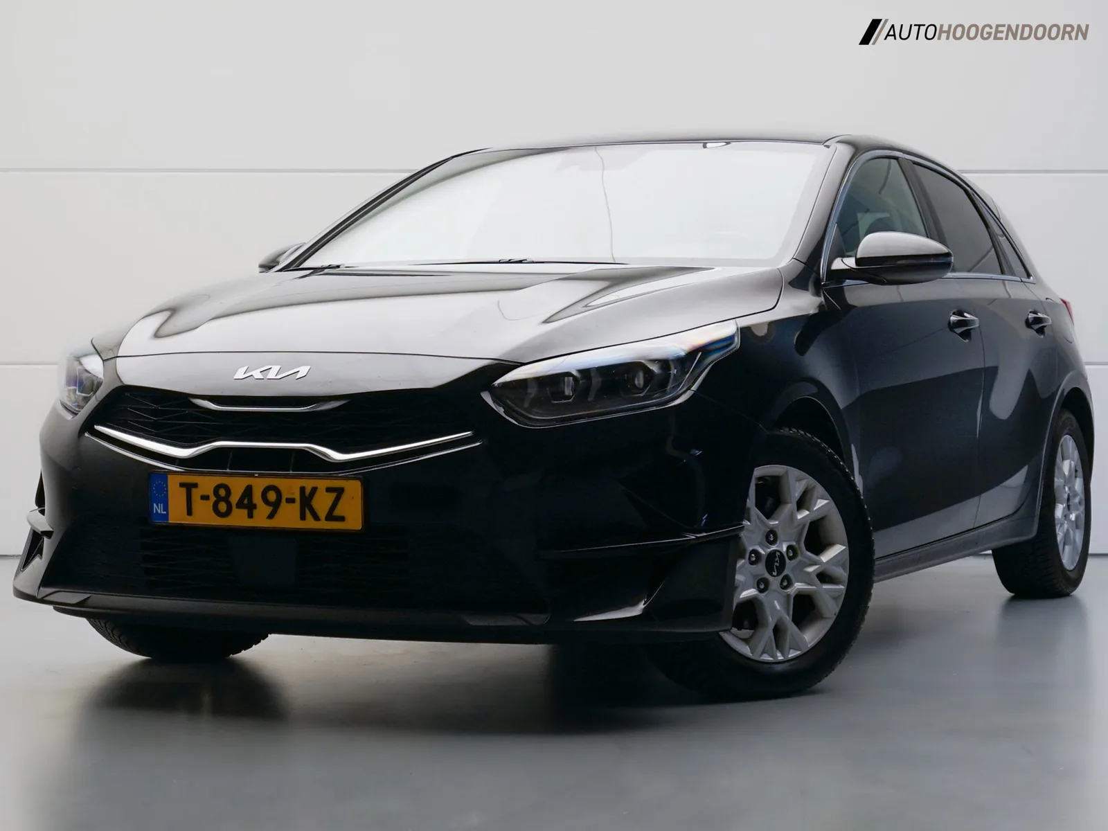 Kia Ceed (2023) — foto 1