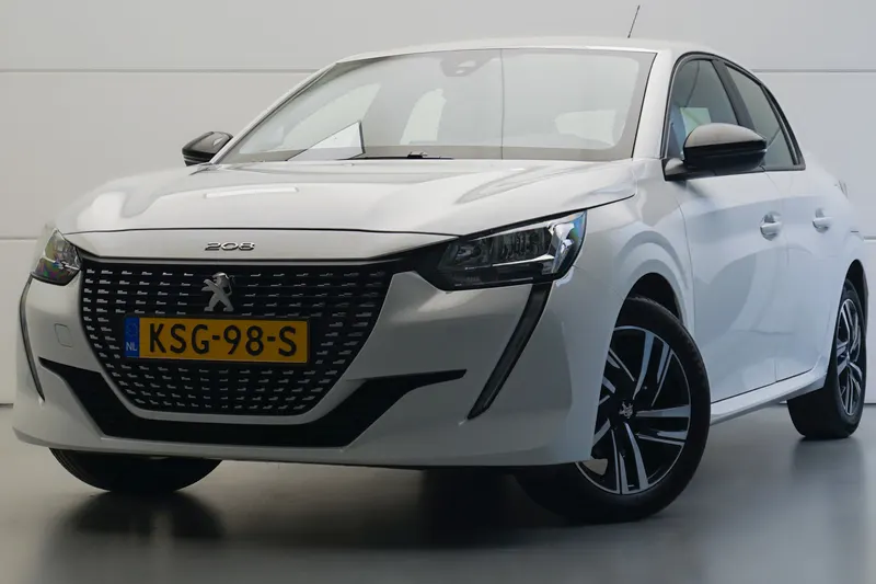 Peugeot 208 (2023)