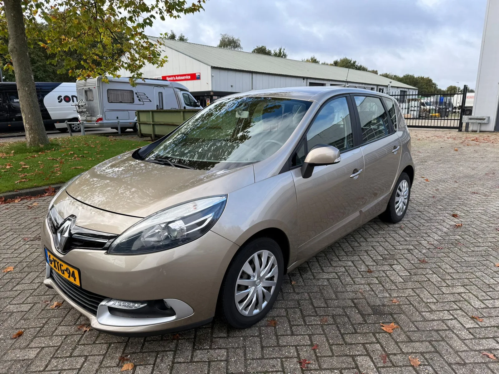 Renault Scénic (2013) — foto 1
