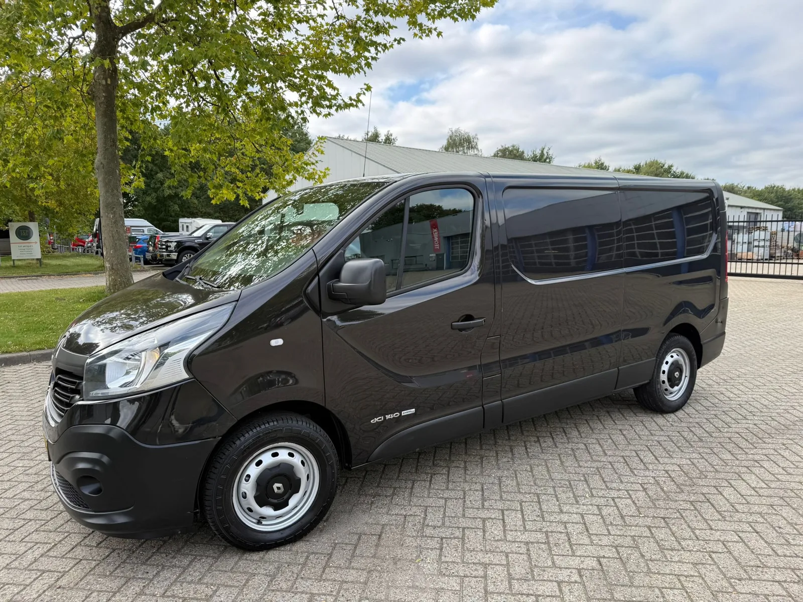 Renault Trafic (2015) — foto 1