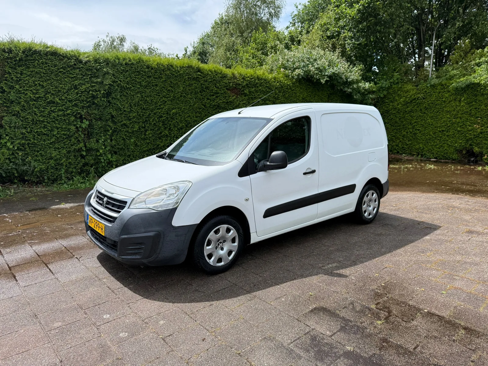 Peugeot Partner (2015) — foto 1