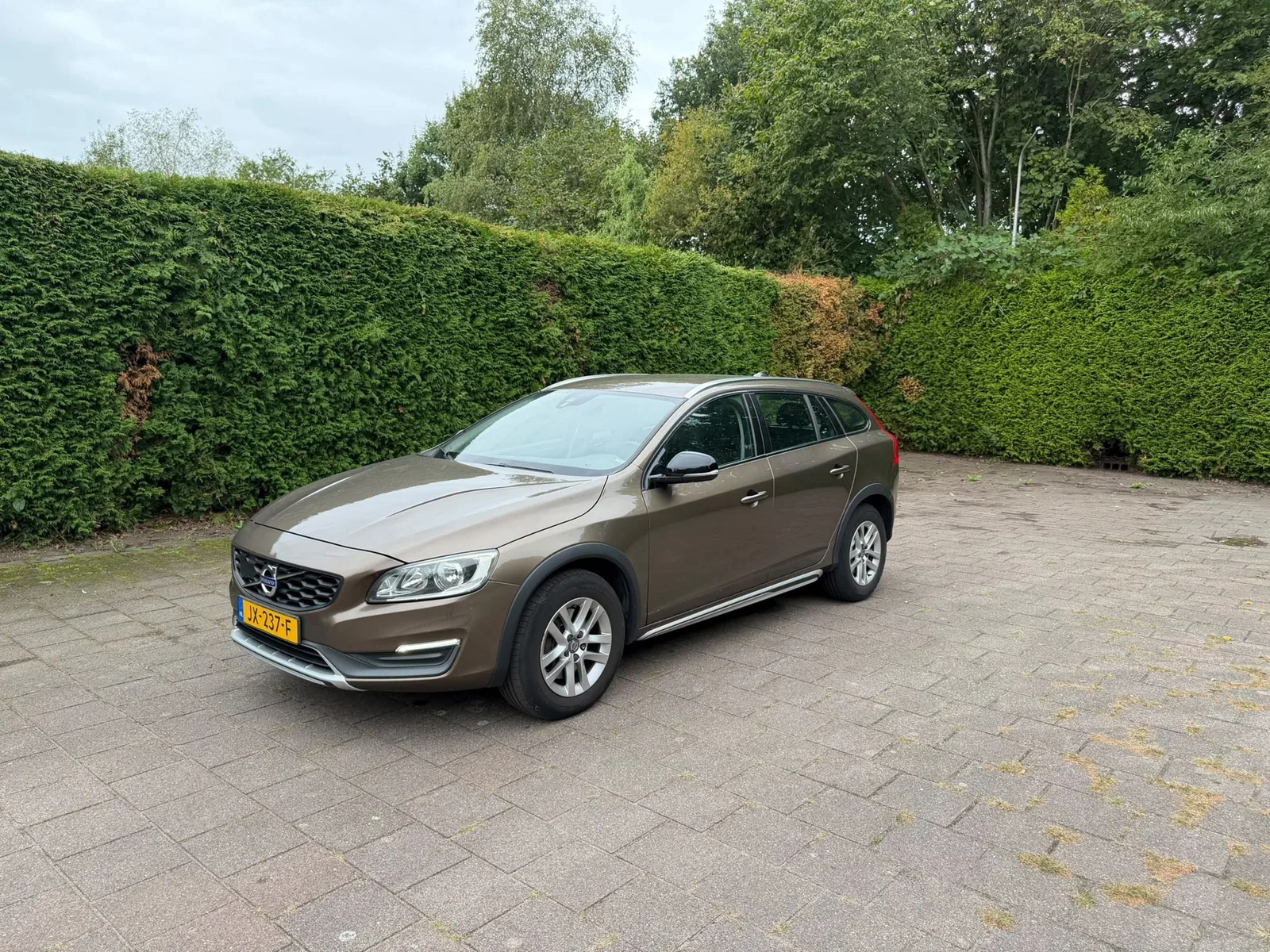 Volvo V60 Cross Country (2016) — foto 1