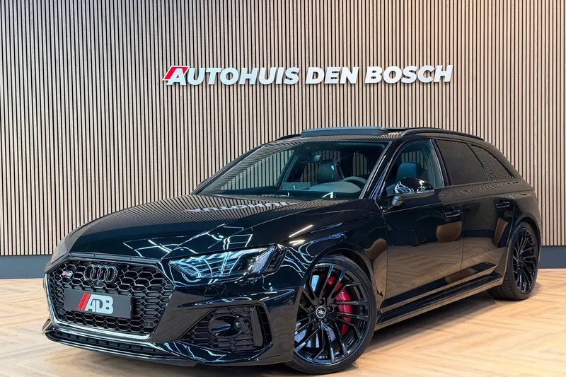 Audi RS4 (2021)
