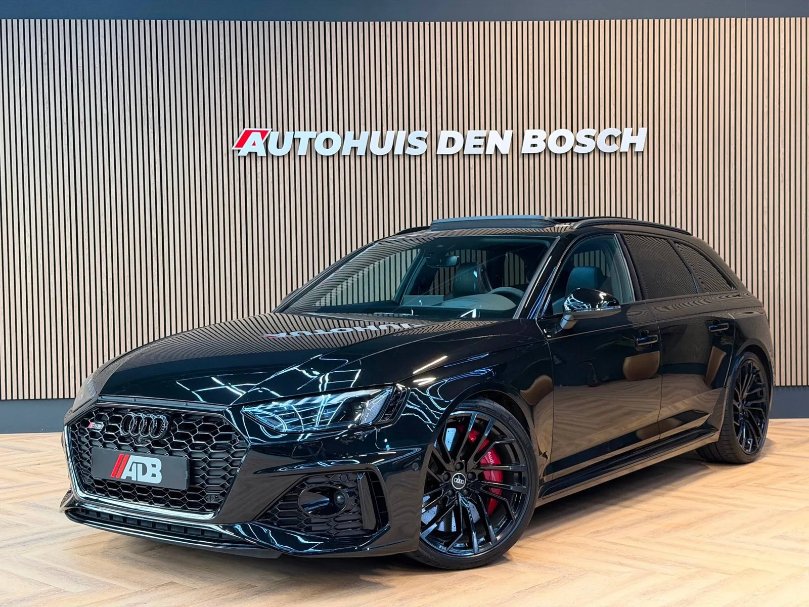 Audi RS4 (2021) — foto 1