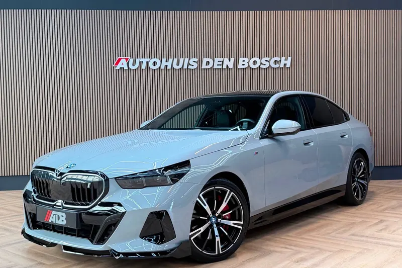 BMW i5 (2024)