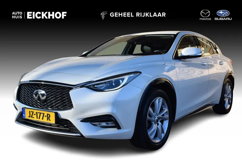 Infiniti Q30 (2016)