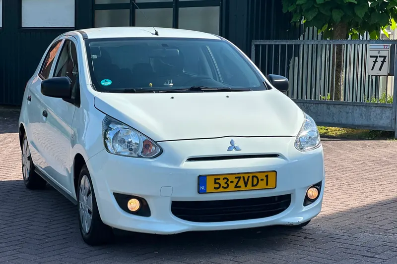Mitsubishi Space Star (2013)