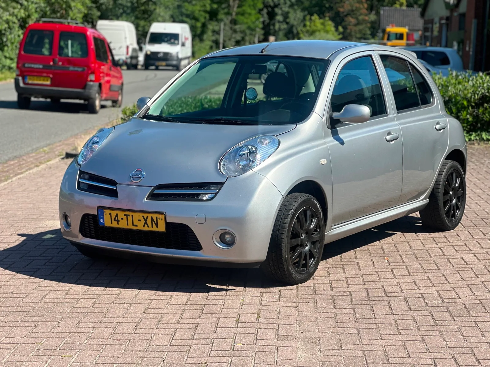 Nissan Micra (2006) — foto 1