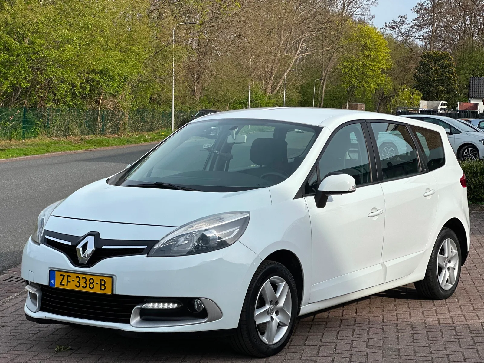 Renault Grand Scénic (2016) — foto 1