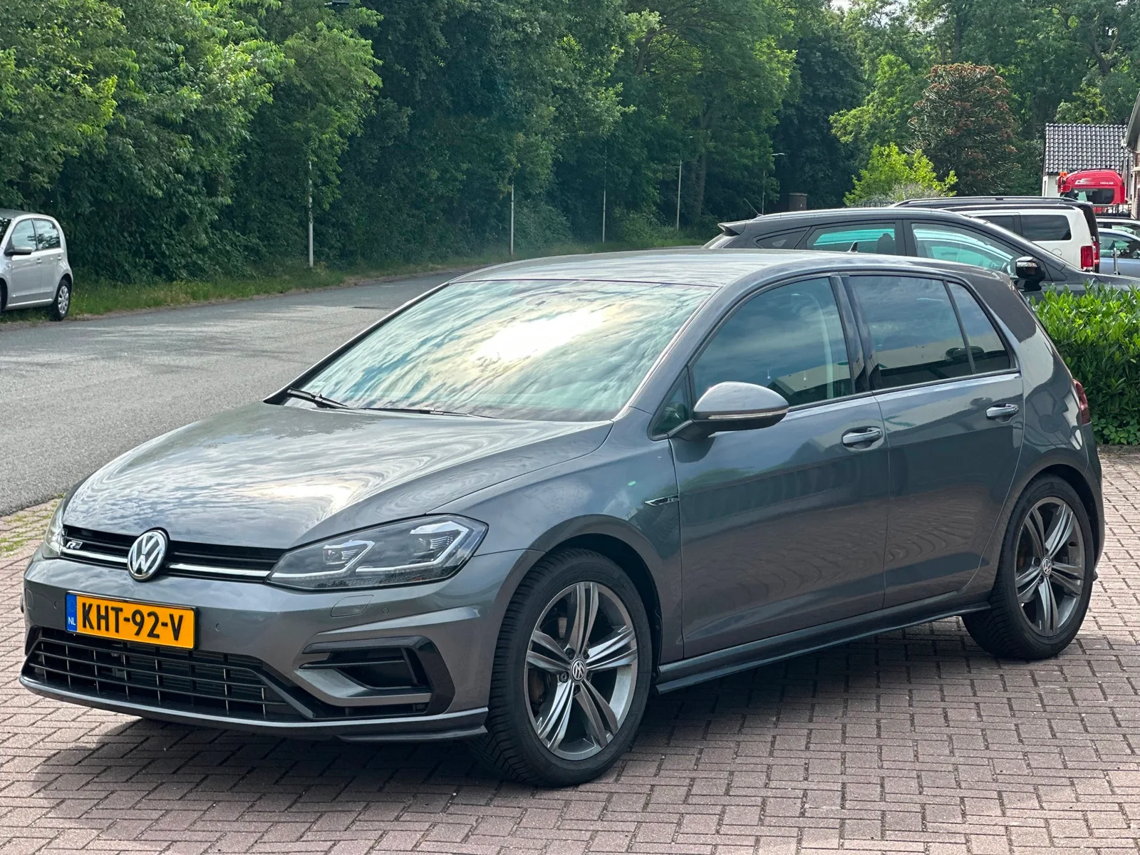 Volkswagen Golf (2019) — foto 1