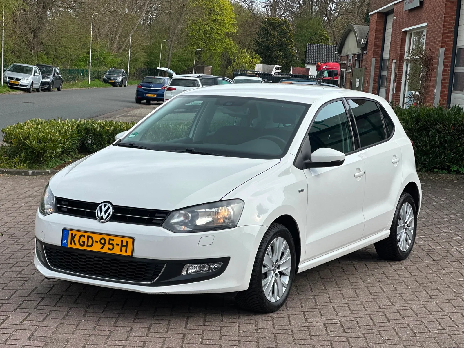 Volkswagen Polo (2013) — foto 1