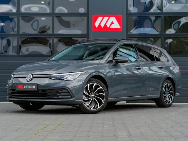 Volkswagen Golf (2022) — foto 1