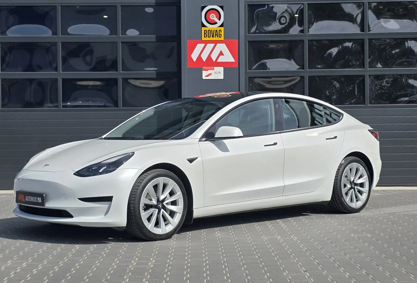 Tesla Model 3 (2023) — foto 1