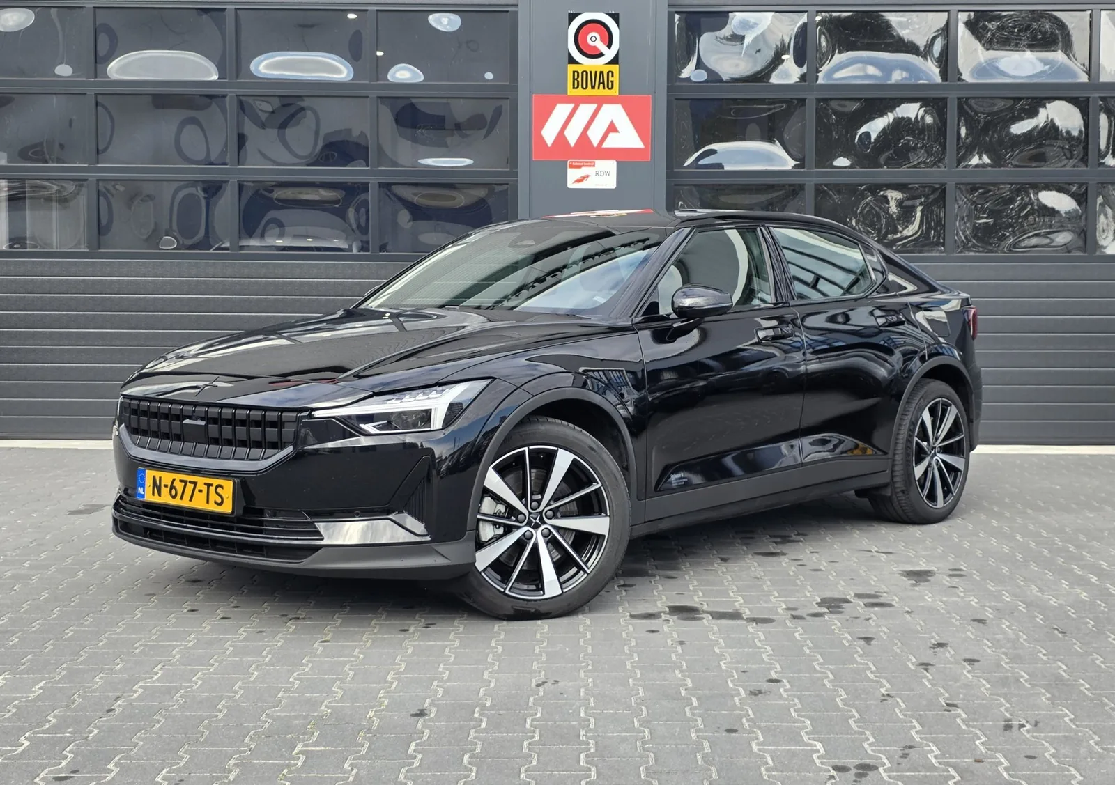 Polestar 2 (2021) — foto 1
