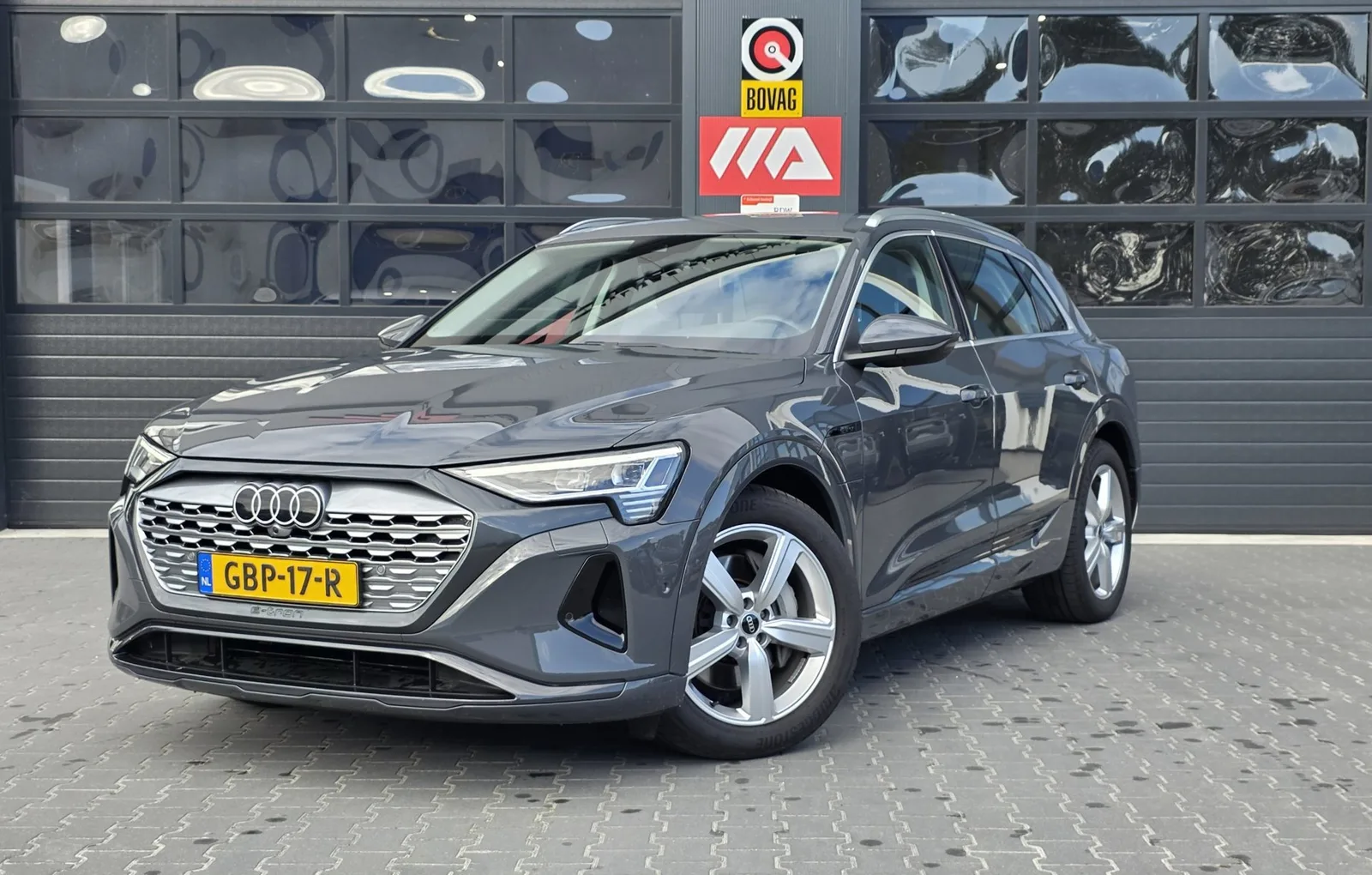 Audi Q8 e-tron (2024) — foto 1