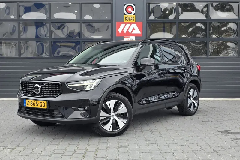 Volvo XC40 (2023)