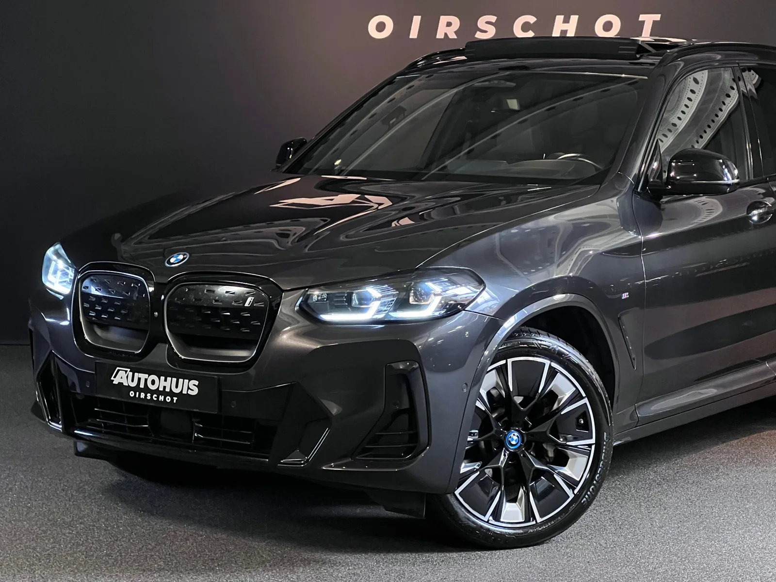 BMW iX3 (2024) — foto 1
