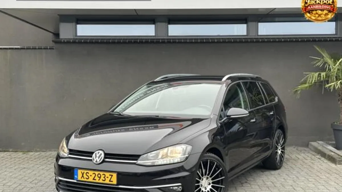 Volkswagen Golf (2019) — foto 1