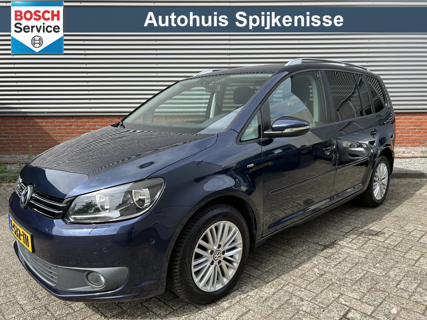 Volkswagen Touran (2015) — foto 1