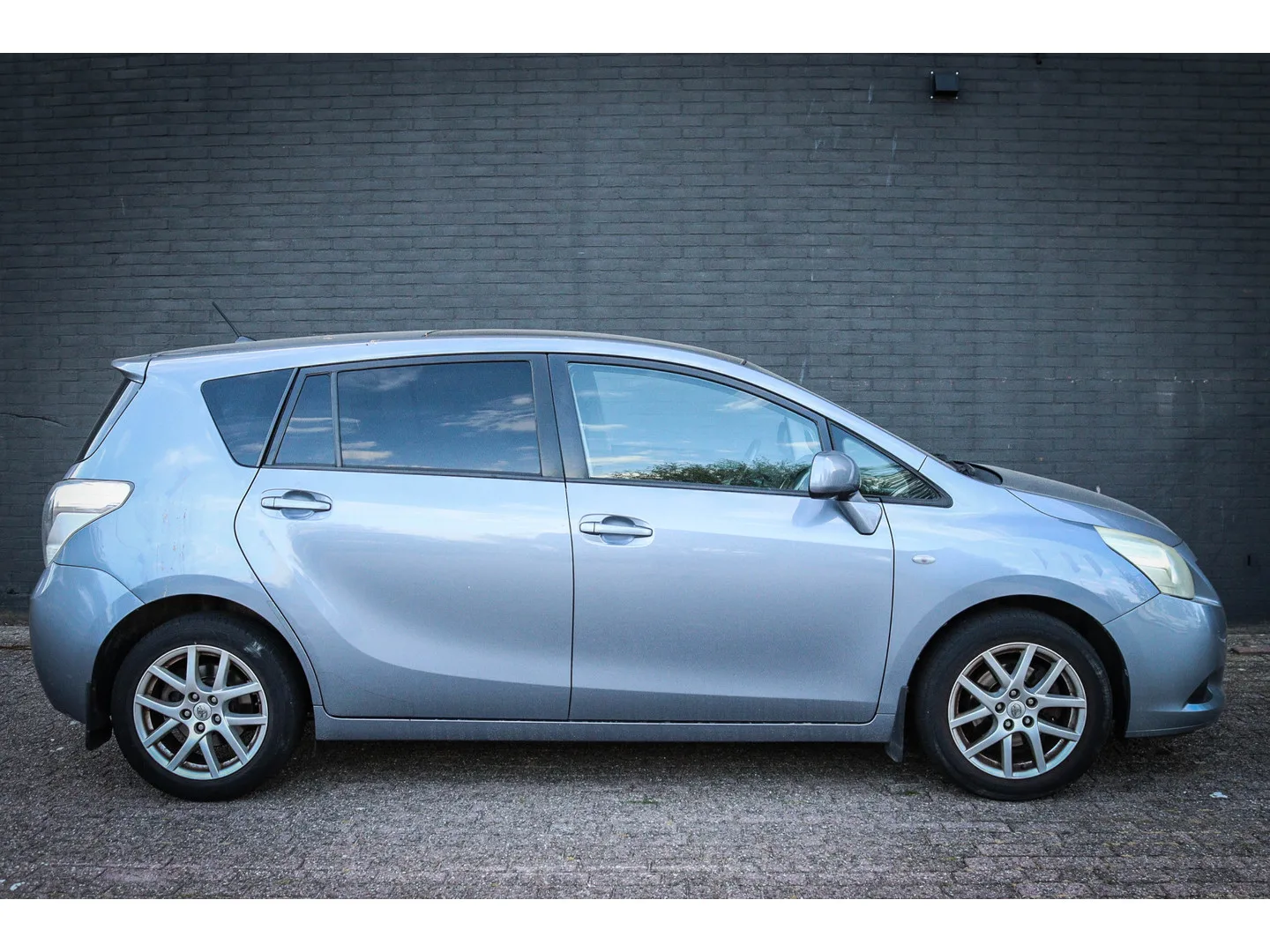 Toyota Verso (2010) — foto 1