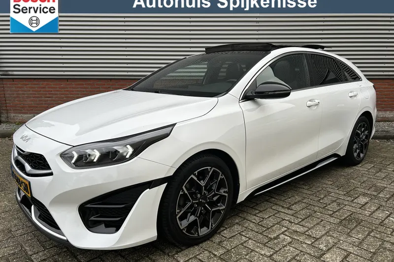 Kia ProCeed (2022)