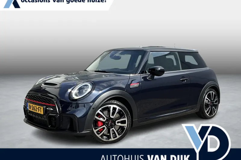 MINI John (2021)