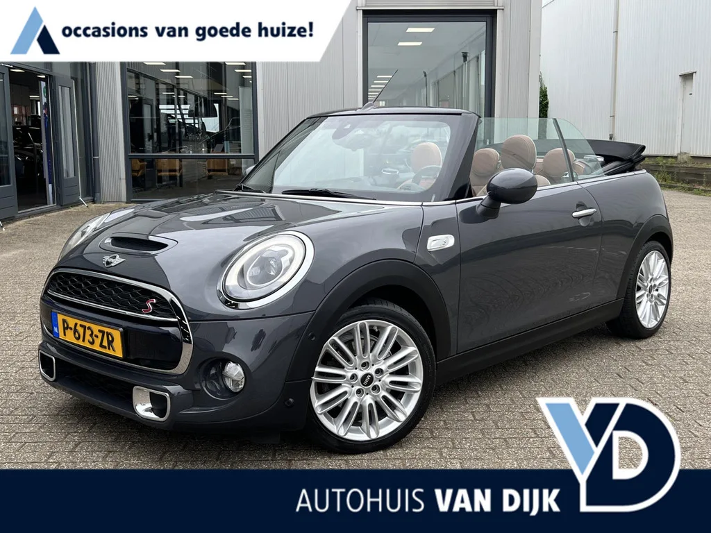 MINI Cabrio (2017) — foto 1