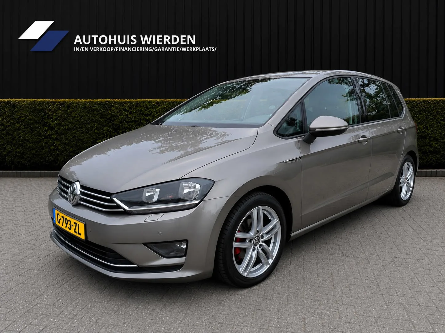Volkswagen Golf Sportsvan (2015) — foto 1