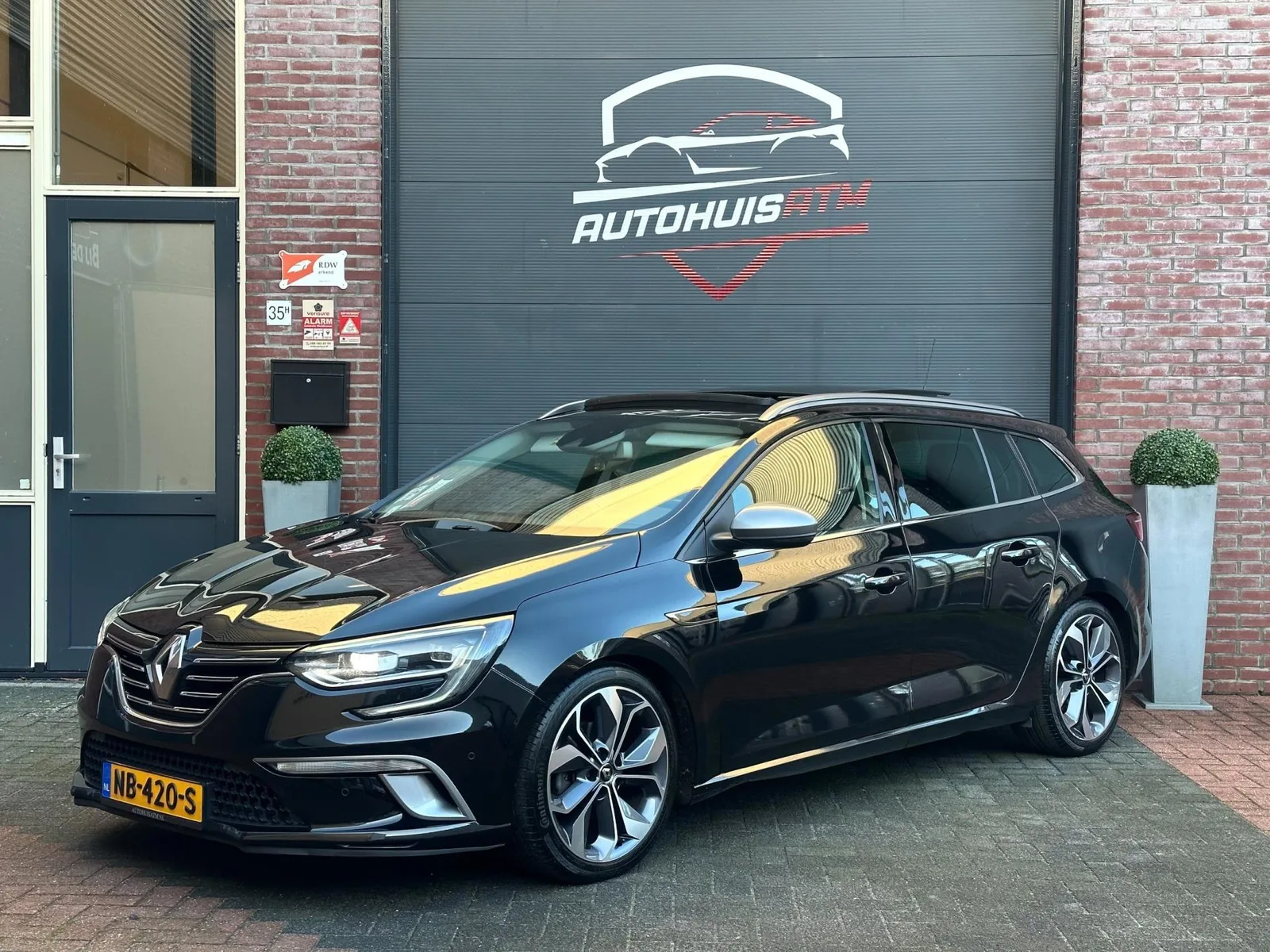 Renault Mégane (2017) — foto 1