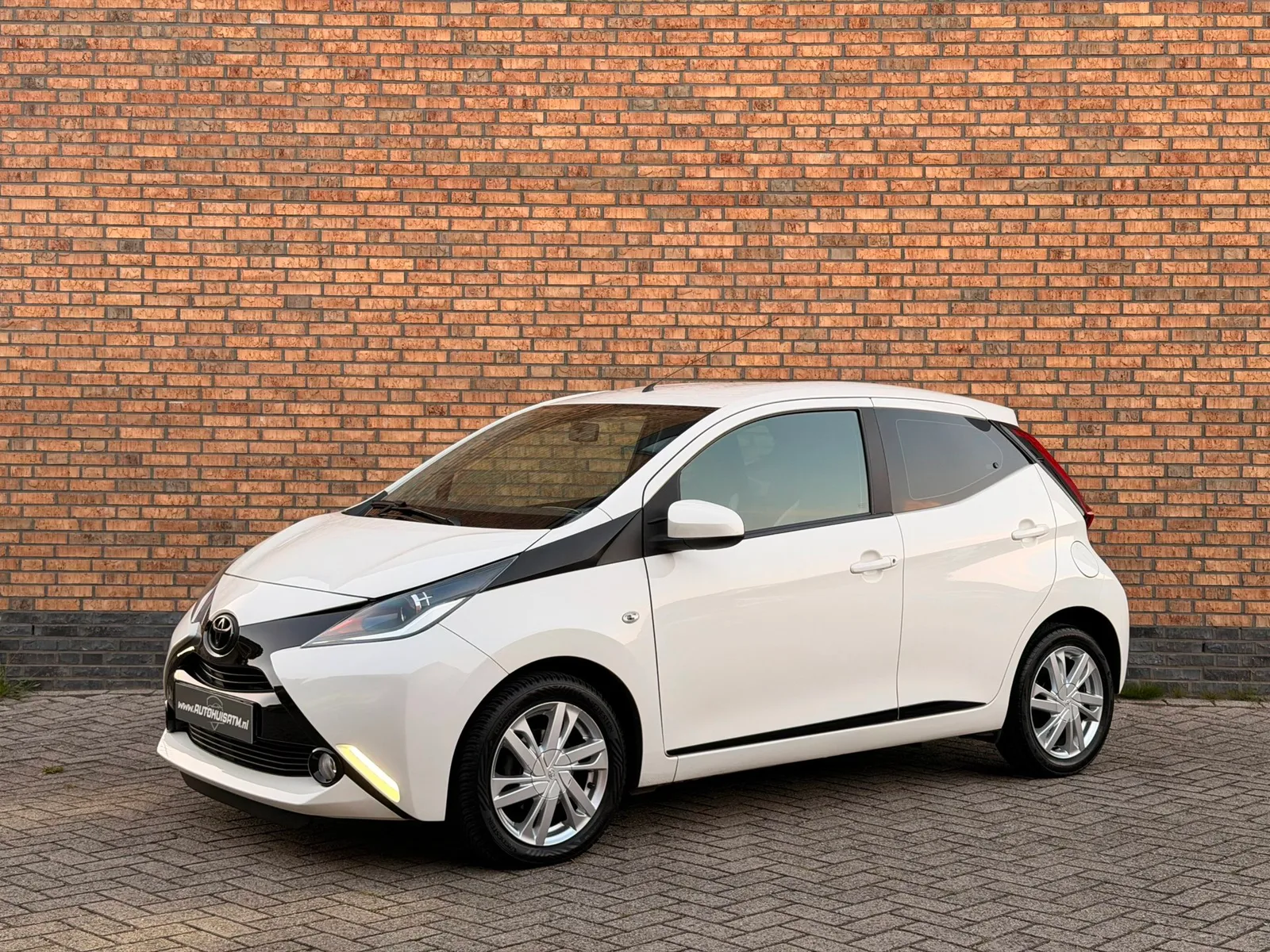 Toyota Aygo (2016) — foto 1