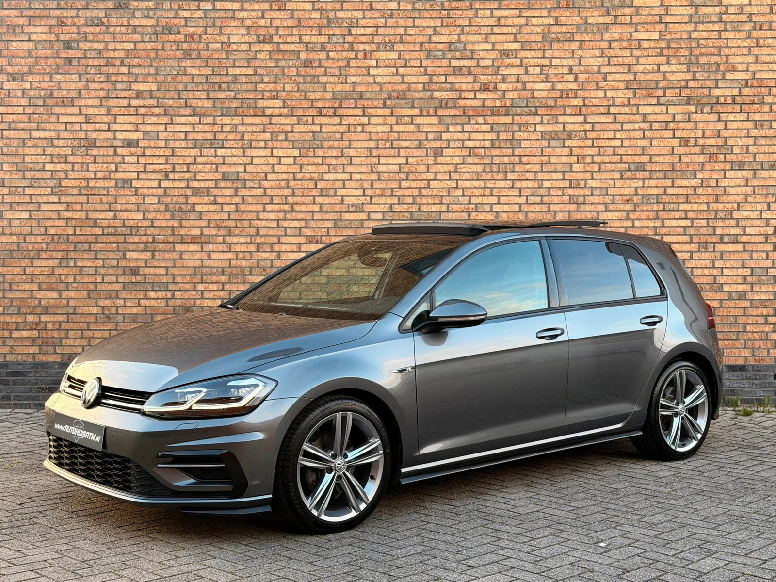 Volkswagen Golf (2019) — foto 1